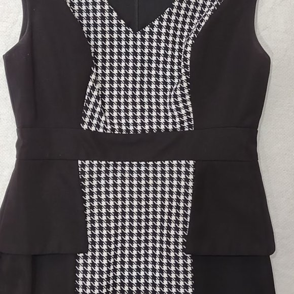 NEW YORK AND CO BLACK AND WHITE HOUNDSTOOTH WAIST BAND PAPLUM SLEEVELESS SIZE 2 - Picture 6 of 13